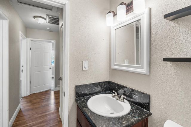 2019 Ethan Way, Sacramento, CA 95825