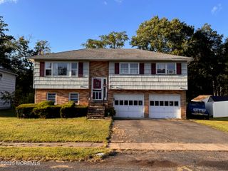 429 Lea Avenue, Laurence Harbor, NJ 08879