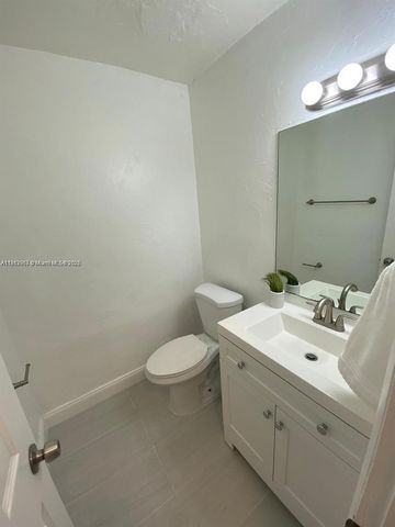 28185 SW 143rd Ct, Homestead, FL 33033