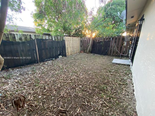 28185 SW 143rd Ct, Homestead, FL 33033