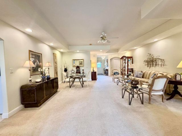 661 Lake Harbor Drive, Marion, IL 62959