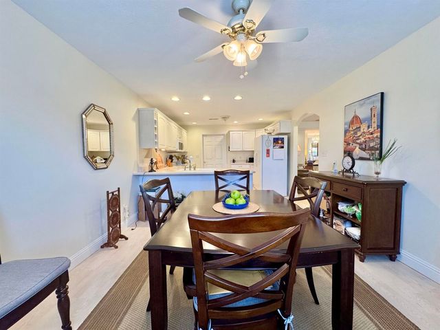 661 Lake Harbor Drive, Marion, IL 62959