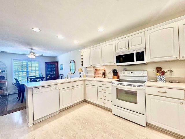 661 Lake Harbor Drive, Marion, IL 62959