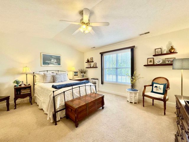 661 Lake Harbor Drive, Marion, IL 62959