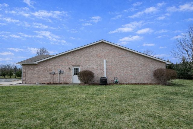 661 Lake Harbor Drive, Marion, IL 62959