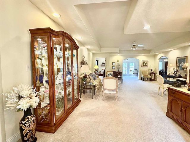 661 Lake Harbor Drive, Marion, IL 62959