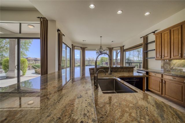 2854 Fort Silver Drive, Bullhead City, AZ 86429