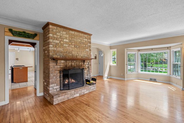 613 Labore Road, Little Canada, MN 55117