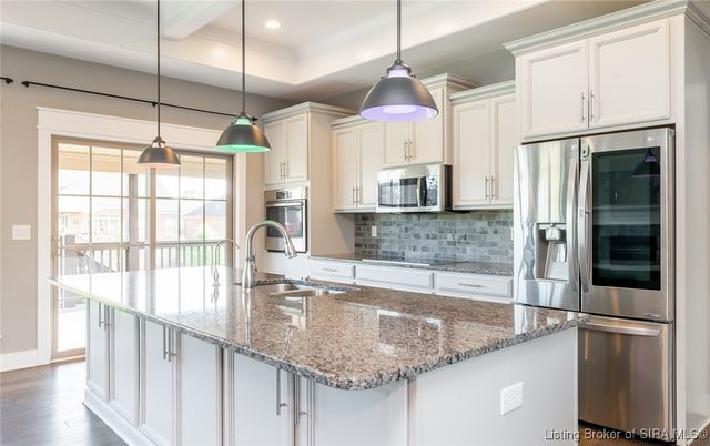 3008 Saratoga Lane, Sellersburg, IN 47172