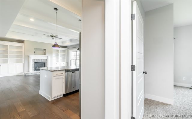 3008 Saratoga Lane, Sellersburg, IN 47172