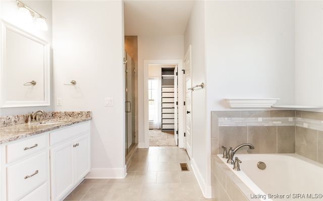 3008 Saratoga Lane, Sellersburg, IN 47172