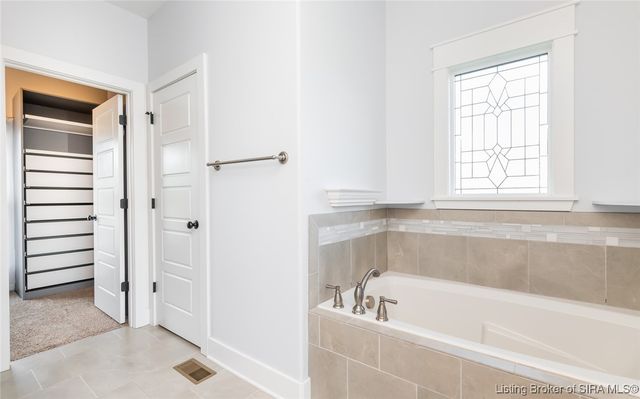 3008 Saratoga Lane, Sellersburg, IN 47172