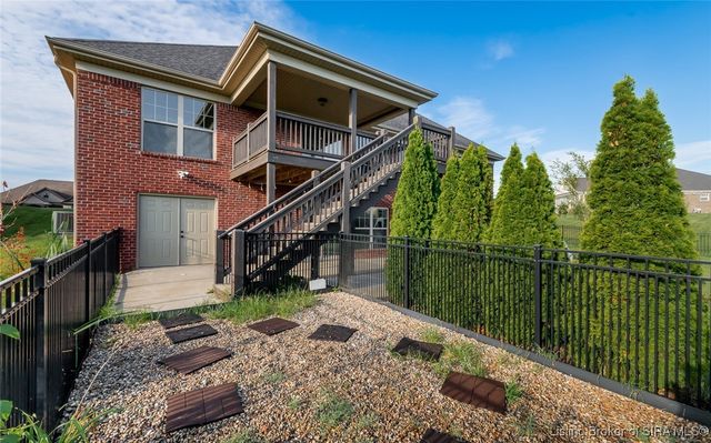 3008 Saratoga Lane, Sellersburg, IN 47172