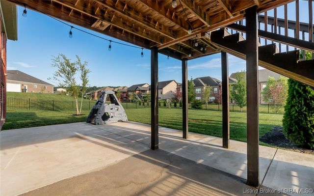 3008 Saratoga Lane, Sellersburg, IN 47172