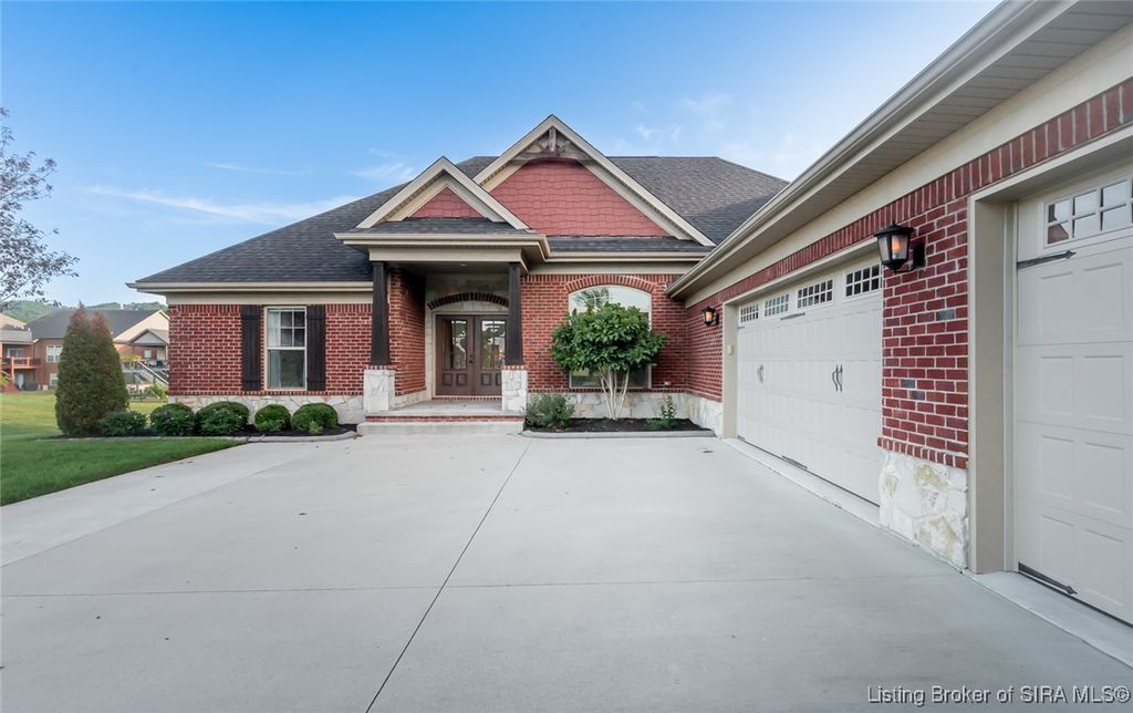 3008 Saratoga Lane, Sellersburg, IN 47172