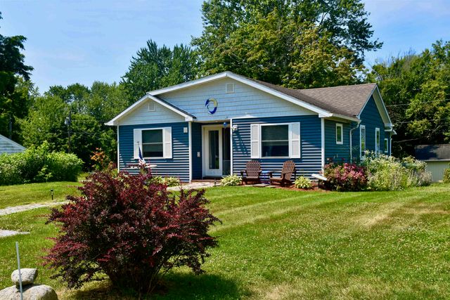 23 Mooney Drive, Alburgh, VT 05440