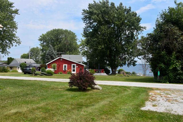 23 Mooney Drive, Alburgh, VT 05440
