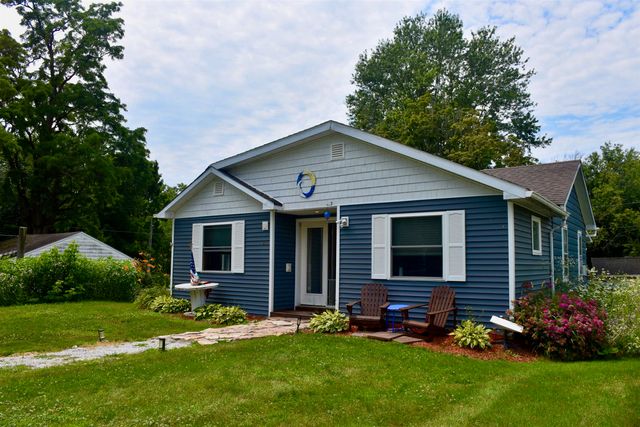 23 Mooney Drive, Alburgh, VT 05440