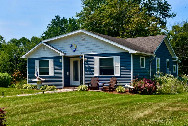 23 Mooney Drive, Alburgh, VT 05440