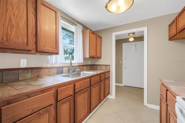 520 N LACY CIRCLE, Deltona, FL 32725