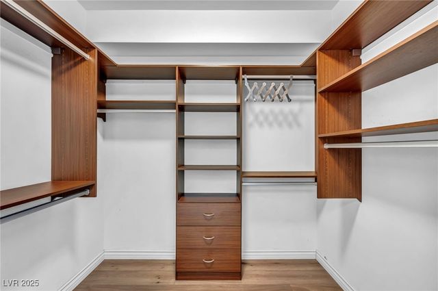 2777 Paradise Road 301, Las Vegas, NV 89109