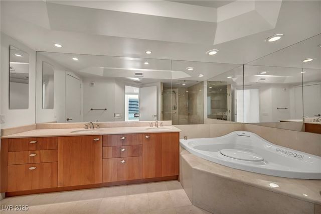 2777 Paradise Road 301, Las Vegas, NV 89109