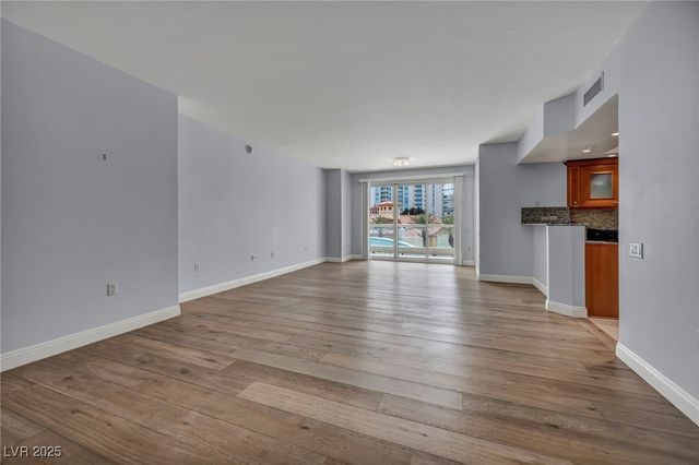 2777 Paradise Road 301, Las Vegas, NV 89109