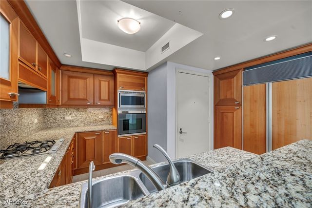 2777 Paradise Road 301, Las Vegas, NV 89109