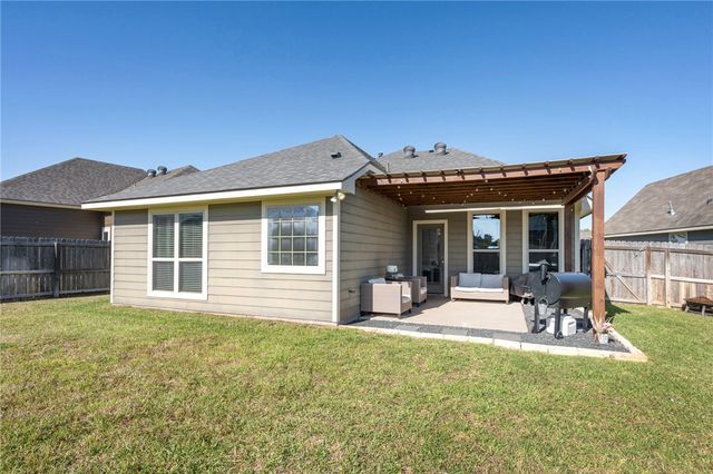 2094 Positano Loop, Bryan, TX 77808