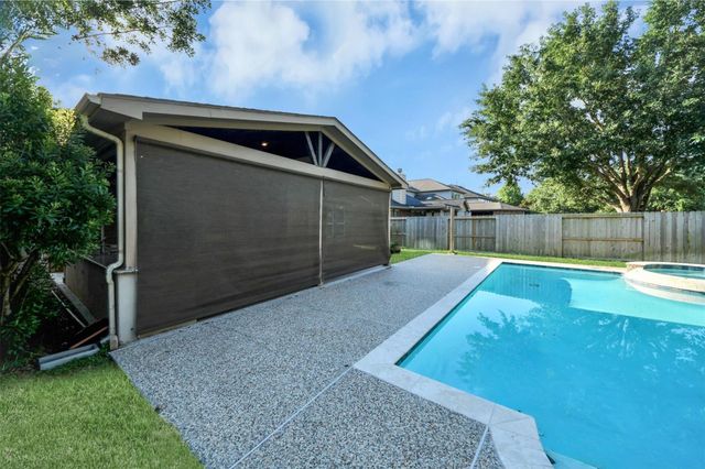9619 W Amber Bluff Lane, Katy, TX 77494