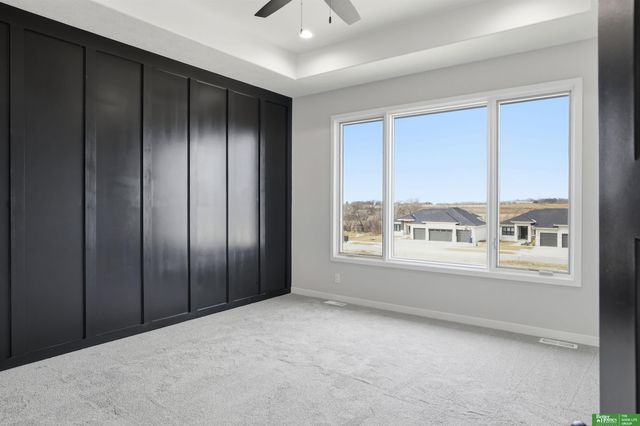 5426 N 213th Street, Elkhorn, NE 68022