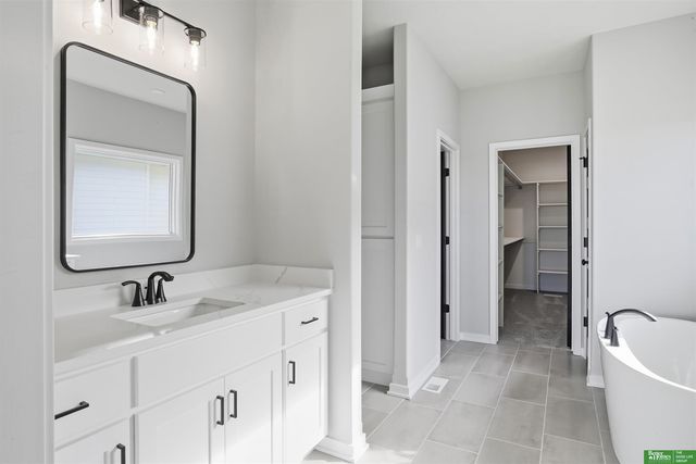 5426 N 213th Street, Elkhorn, NE 68022