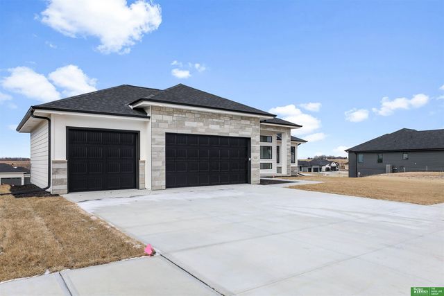 5426 N 213th Street, Elkhorn, NE 68022