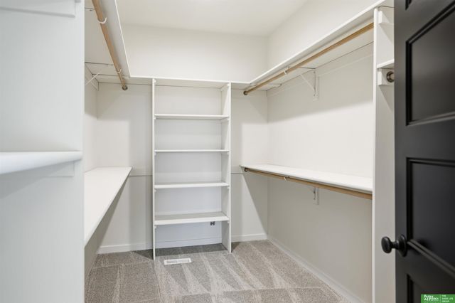 5426 N 213th Street, Elkhorn, NE 68022