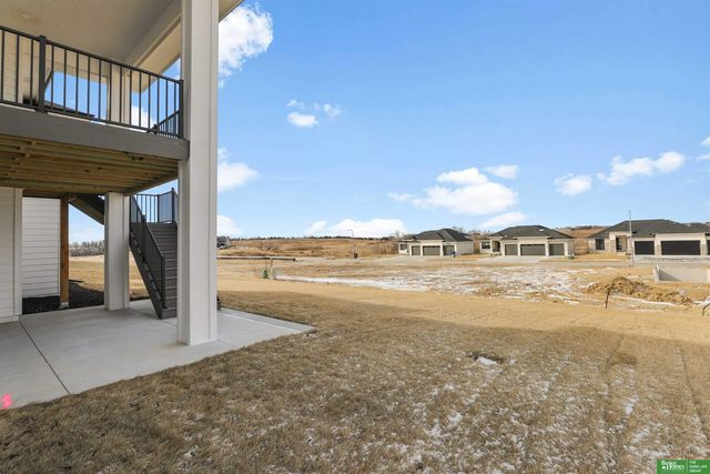 5426 N 213th Street, Elkhorn, NE 68022