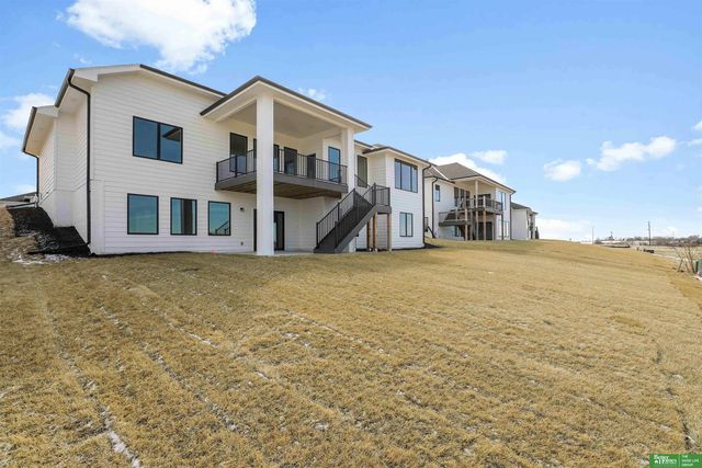 5426 N 213th Street, Elkhorn, NE 68022