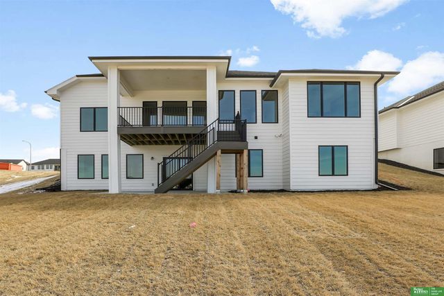 5426 N 213th Street, Elkhorn, NE 68022