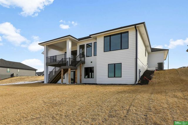 5426 N 213th Street, Elkhorn, NE 68022