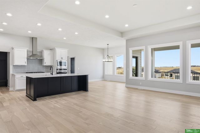 5426 N 213th Street, Elkhorn, NE 68022