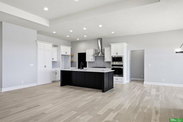 5426 N 213th Street, Elkhorn, NE 68022