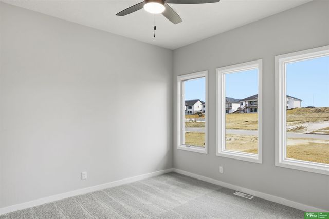 5426 N 213th Street, Elkhorn, NE 68022