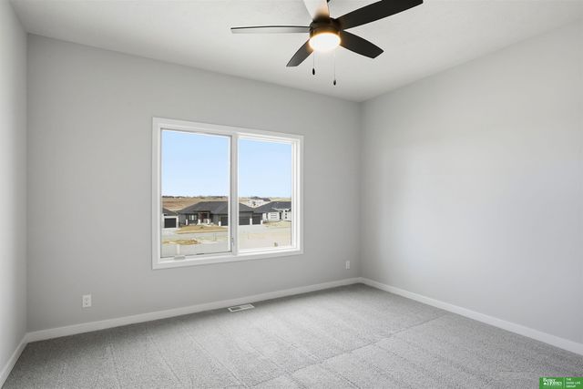 5426 N 213th Street, Elkhorn, NE 68022