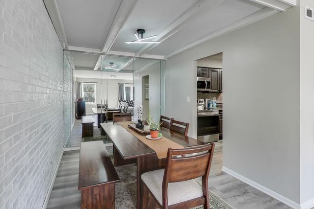 475 Shenstone Road 104, Riverside, IL 60546