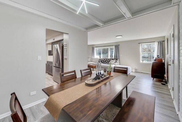 475 Shenstone Road 104, Riverside, IL 60546