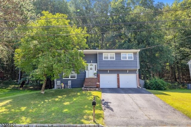 44 Deer Path Dr, Mount Olive Twp., NJ 07836