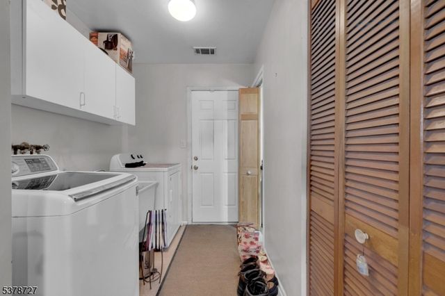 44 Deer Path Dr, Mount Olive Twp., NJ 07836