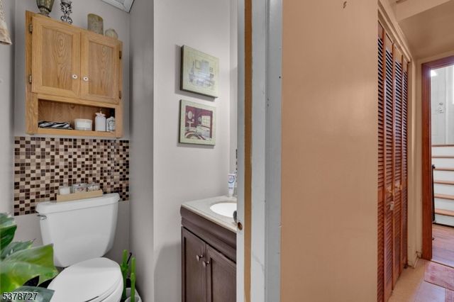 44 Deer Path Dr, Mount Olive Twp., NJ 07836