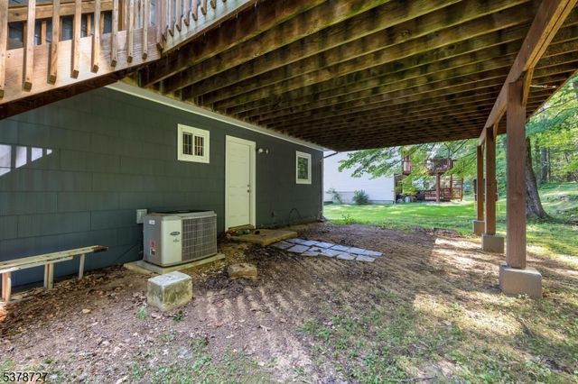 44 Deer Path Dr, Mount Olive Twp., NJ 07836