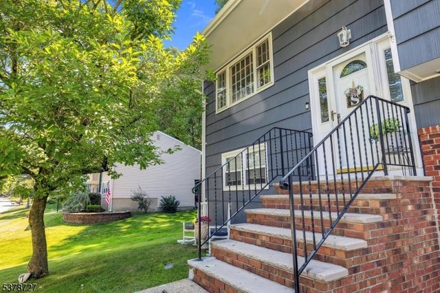 44 Deer Path Dr, Mount Olive Twp., NJ 07836