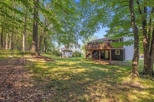 44 Deer Path Dr, Mount Olive Twp., NJ 07836